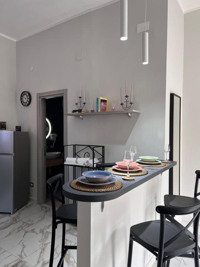 La Casa Di Ale 69 Apartment Naples Exterior photo